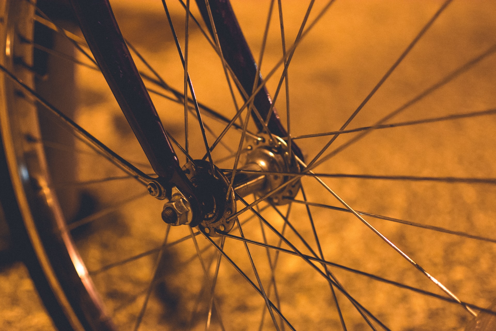 Erste Fahrradboxen für E-Fahrräder an der Universität